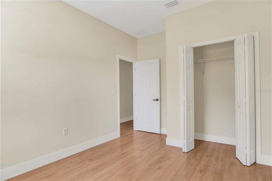 Spacious, unfurnished interior of a new home in , Ocala (Image 35).