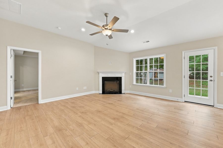 Spacious, unfurnished interior of a new home in Davenport Farms, Winterville (Image 36).