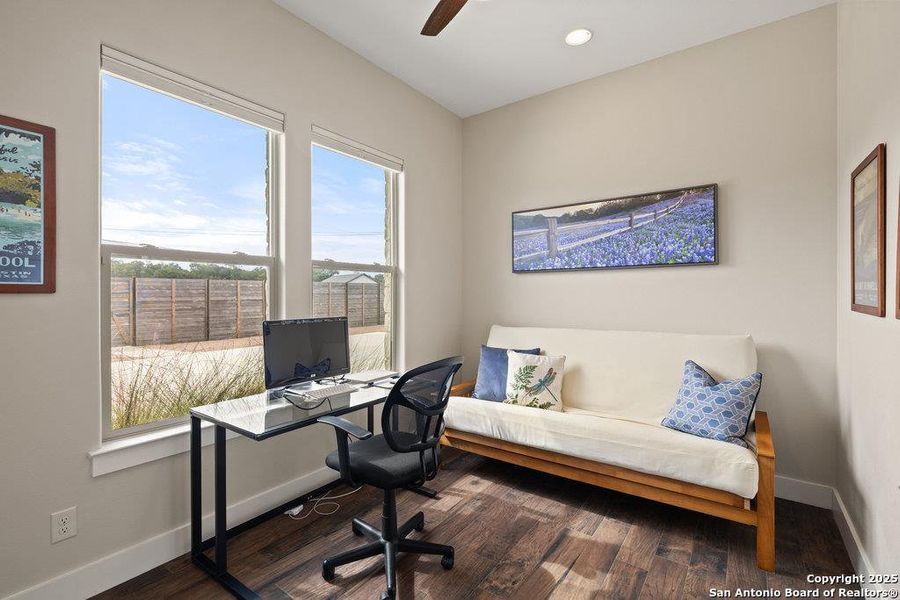 Furnished interior view inside a new home in , Blanco (Image 13).