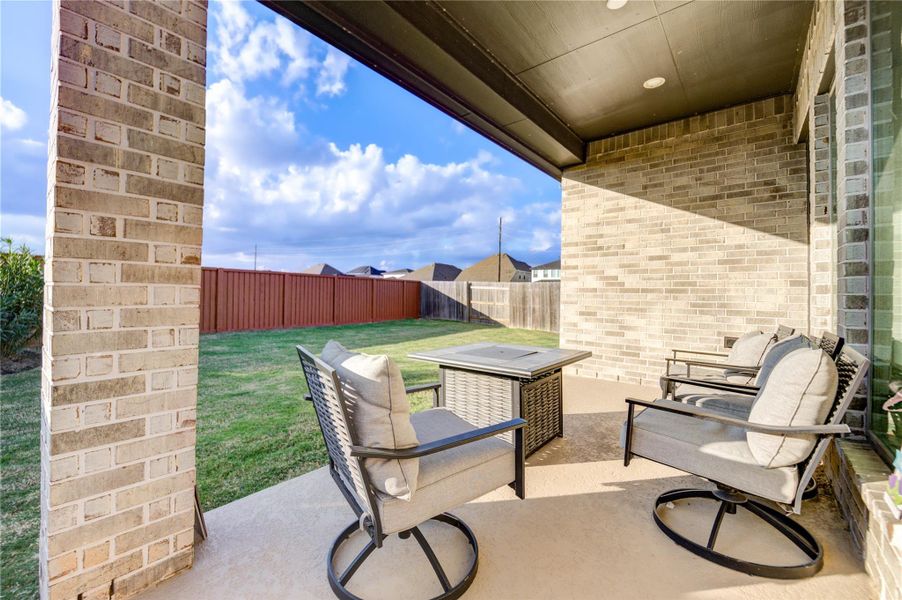 Exterior details and patio area of a home in , Katy (Image 29).