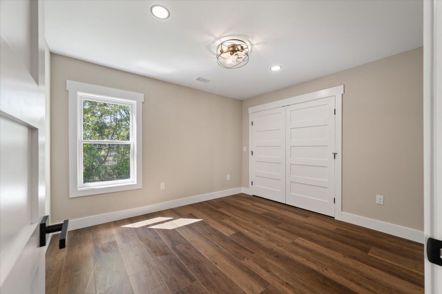 Spacious, unfurnished interior of a new home in , Charleston (Image 43).