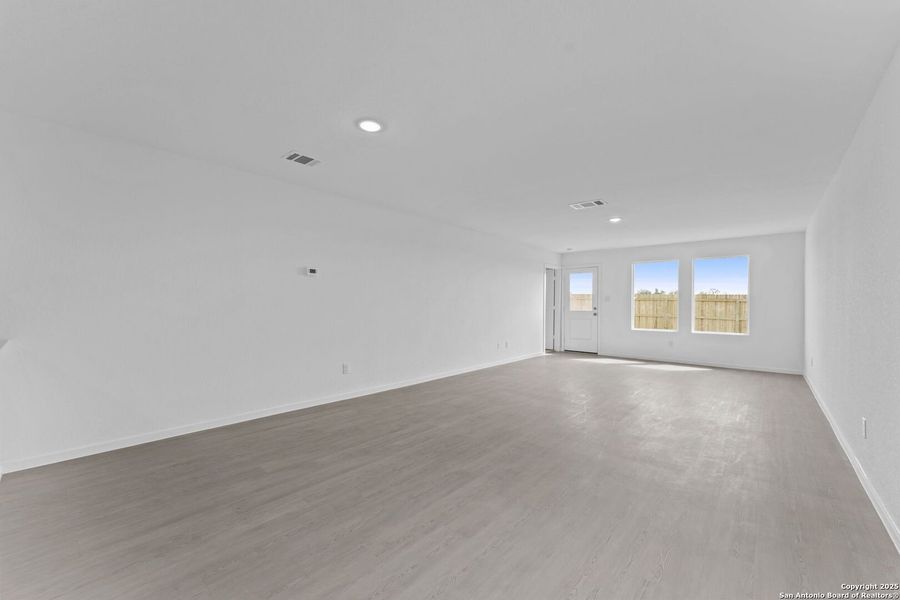 Spacious, unfurnished interior of a new home in , New Braunfels (Image 22).