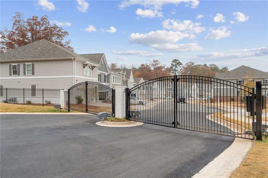 Community amenities in Bluffs at Bells Ferry, Marietta (Image 27).