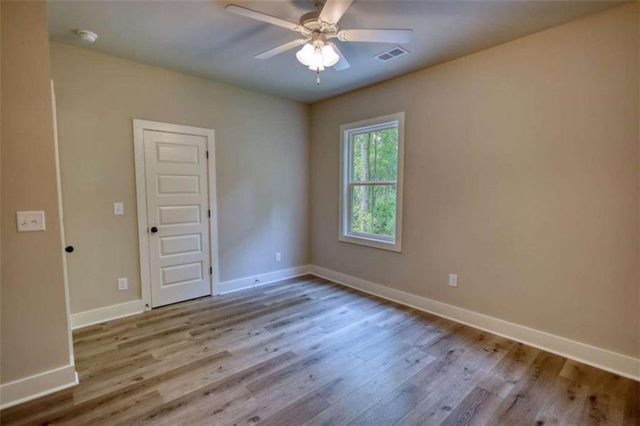 Spacious, unfurnished interior of a new home in , Monticello (Image 25).