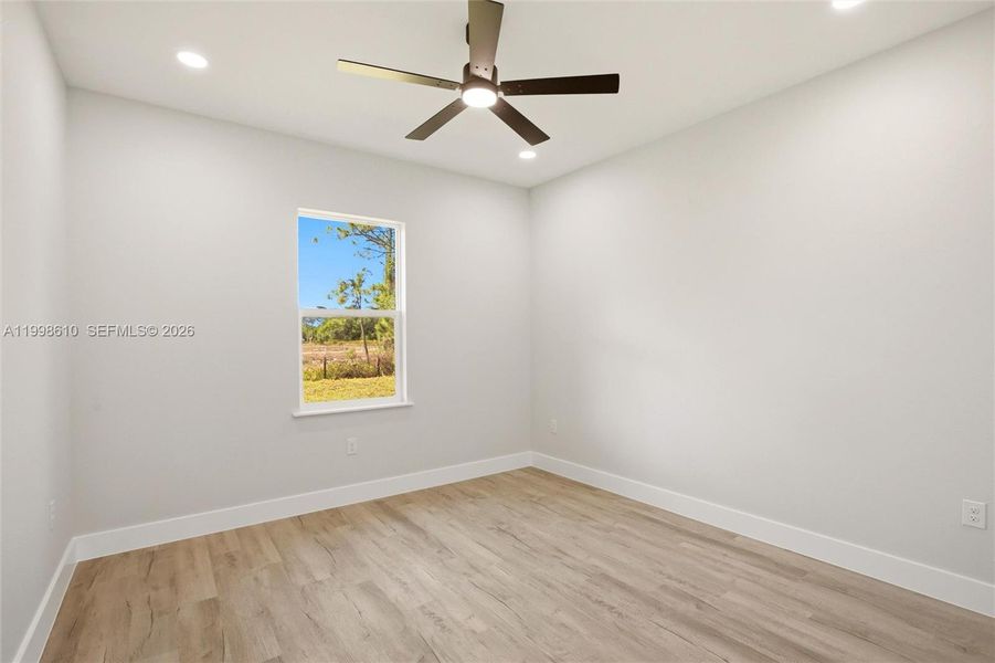 Spacious, unfurnished interior of a new home in , Lake Placid (Image 21).