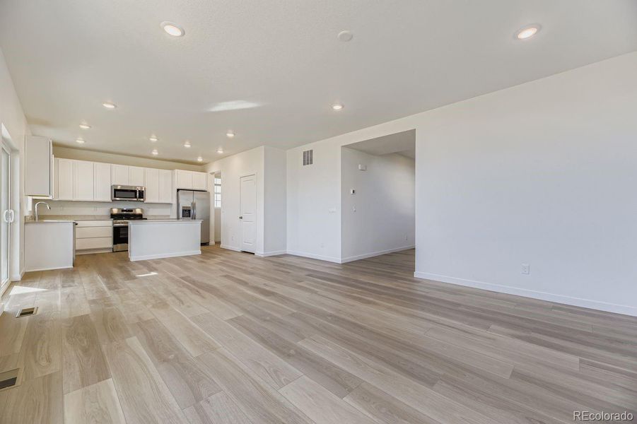 Spacious, unfurnished interior of a new home in Independence: The Pioneer Collection, Elizabeth (Image 10).