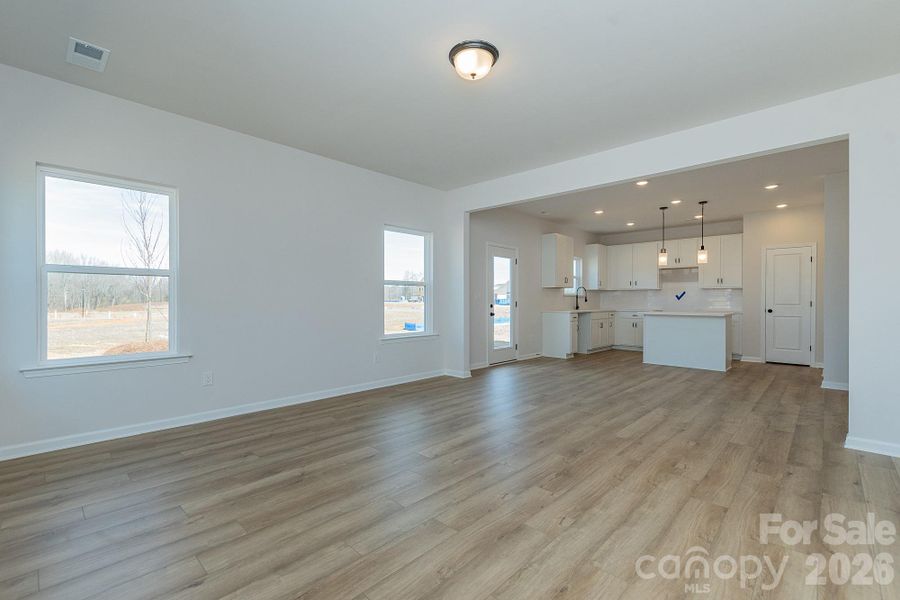 Spacious, unfurnished interior of a new home in Cedar Meadows, Monroe (Image 31).