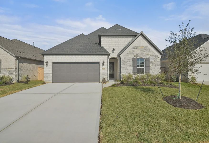 Plan 4117 elevation B exterior - 1 of 16