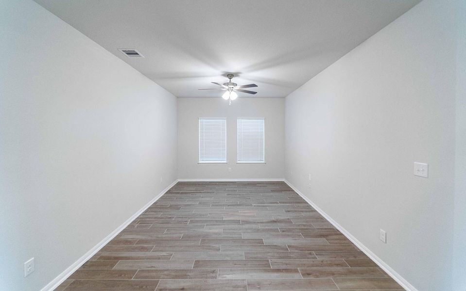 Spacious, unfurnished interior of a new home in Caney Mills, Conroe (Image 6). Spacious, unfurnished interior of a new home in Caney Mills, Conroe (Image 6).