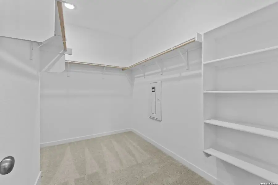 Spacious, unfurnished interior of a new home in Brookmill, San Antonio (Image 26).