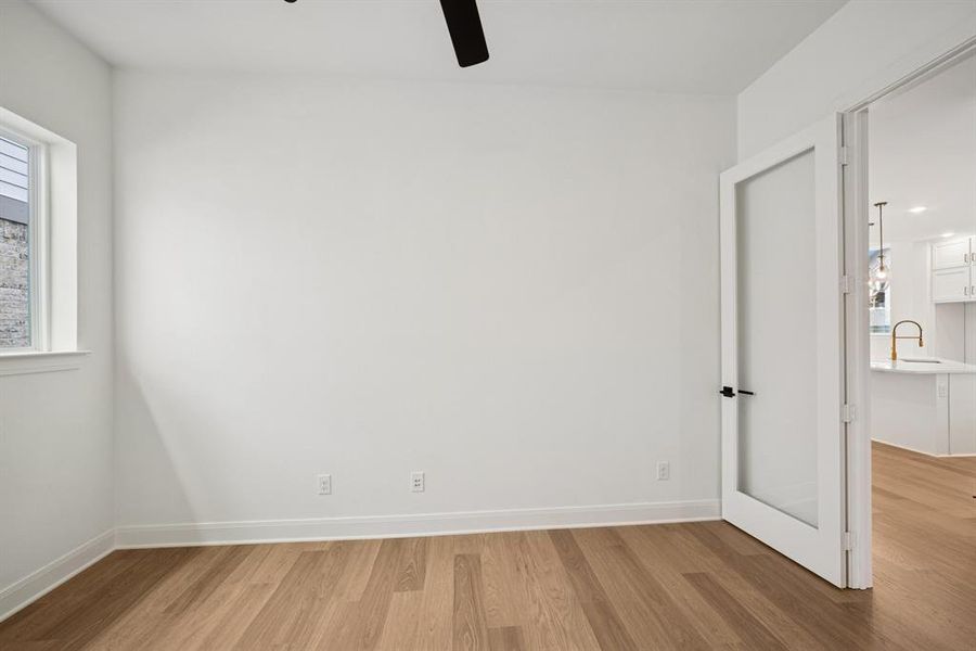 Spacious, unfurnished interior of a new home in Pecan Square - Gardens, Northlake (Image 16).