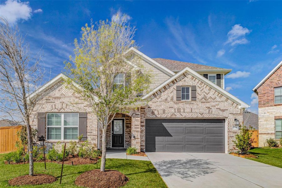 Elegant curb appeal, front elevation! Elegant curb appeal, front elevation!