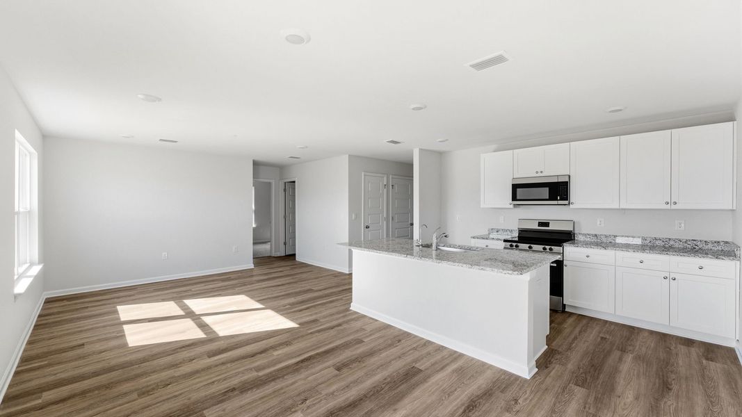 Furnished interior view inside a new home in Liberty, Panama City (Image 10).