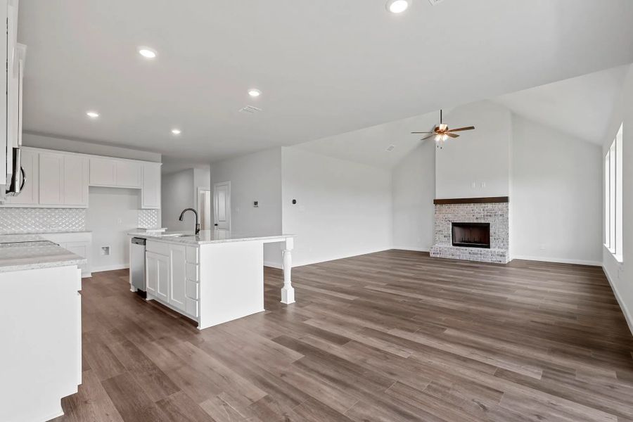 Representative furnished interior of a home built from the Garrison II by Cheldan Homes in Stoneview, Glen Rose (Image 48).
