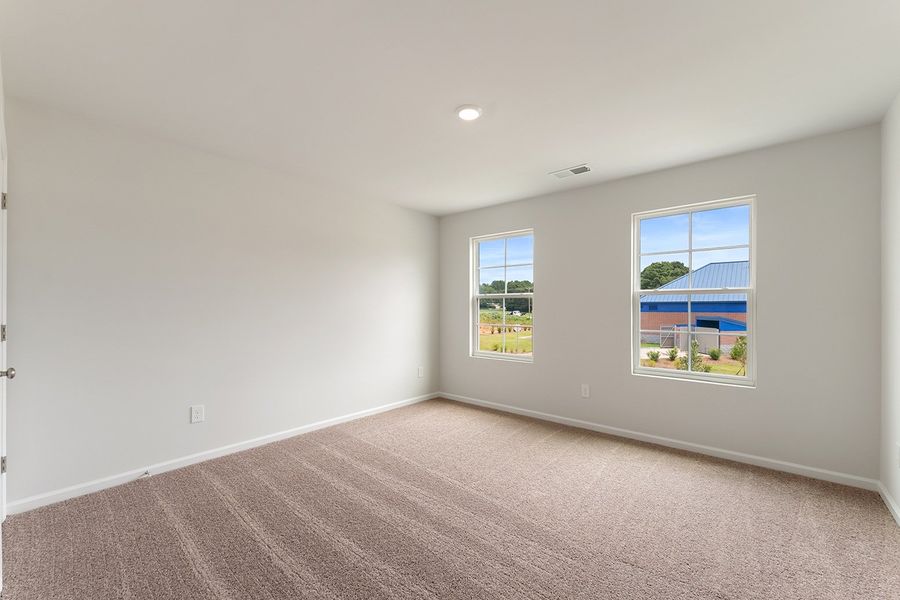 Spacious, unfurnished interior of a new home in Tucker Ridge, Pendleton (Image 18).