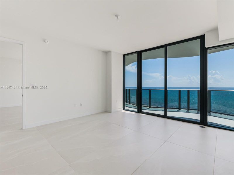 Spacious, unfurnished interior of a new home in Casamar, Pompano Beach (Image 48). Spacious, unfurnished interior of a new home in Casamar, Pompano Beach (Image 48).
