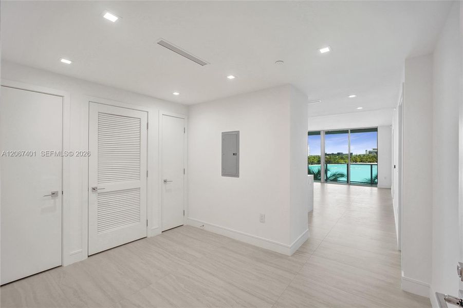 Spacious, unfurnished interior of a new home in , Miami (Image 35).