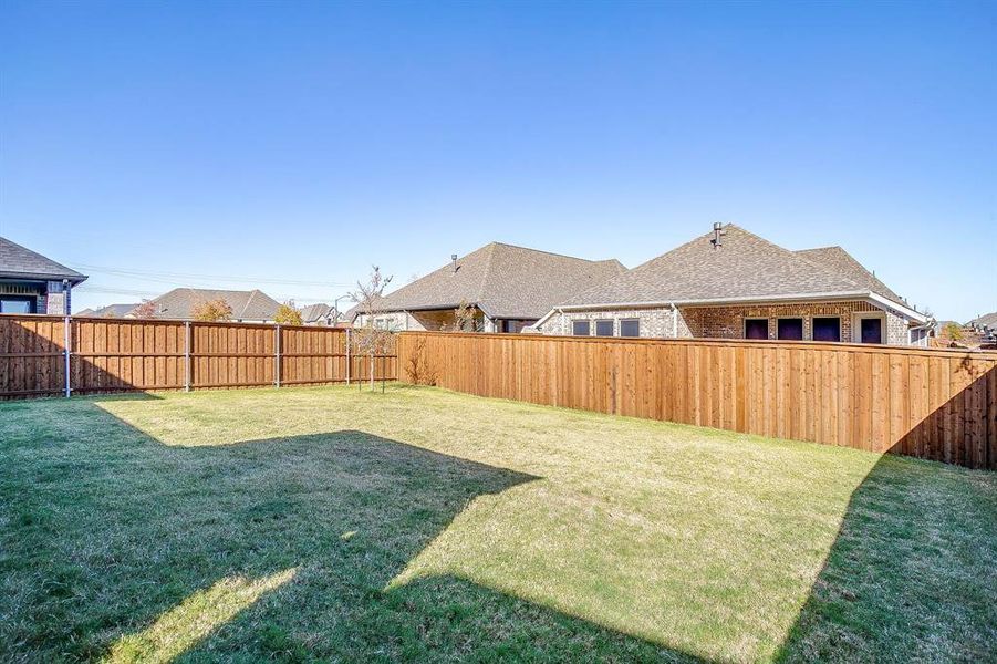 Exterior details and patio area of a home in Ventana, Fort Worth (Image 3).