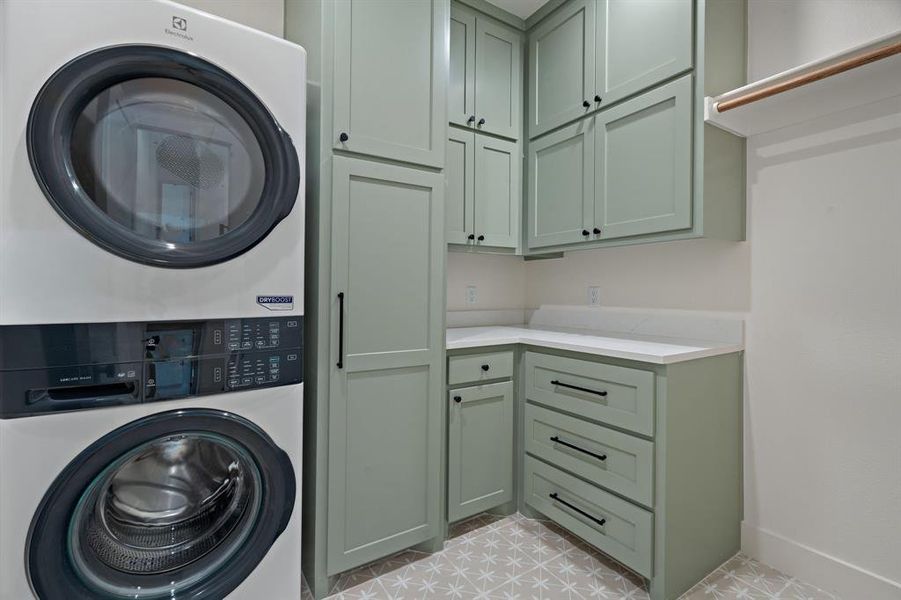 Furnished interior view inside a new home in , Granbury (Image 14).