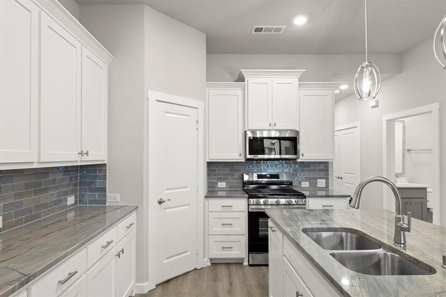 650 Oakridge_3141_Dublin_Kitchen (3) 650 Oakridge_3141_Dublin_Kitchen (3)