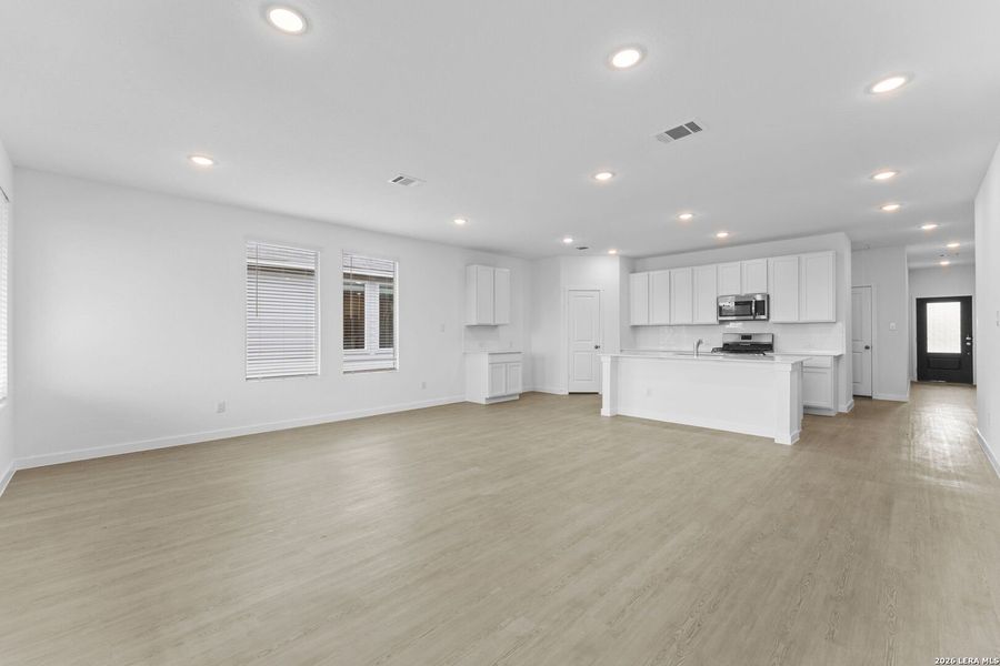 Spacious, unfurnished interior of a new home in Waterwheel, San Antonio (Image 13).