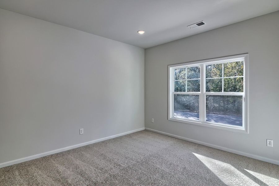 Spacious, unfurnished interior of a new home in , Orangeburg (Image 27).