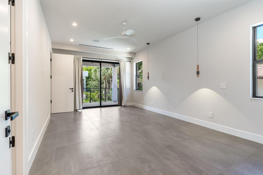 Spacious, unfurnished interior of a new home in , Fort Lauderdale (Image 15). Spacious, unfurnished interior of a new home in , Fort Lauderdale (Image 15).
