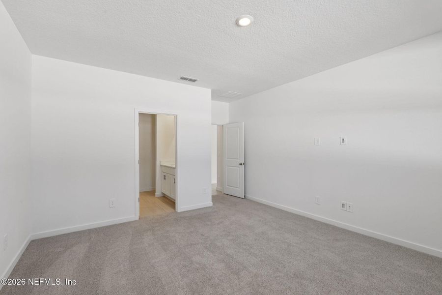 Spacious, unfurnished interior of a new home in Cypress Meadows - Signature Series, Jacksonville (Image 28).