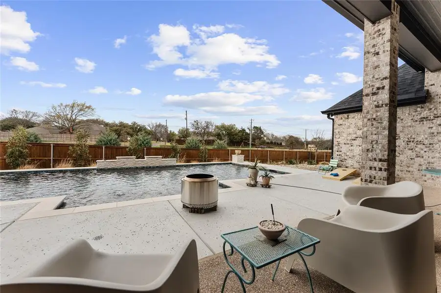 Exterior details and patio area of a home in , Woodway (Image 3).