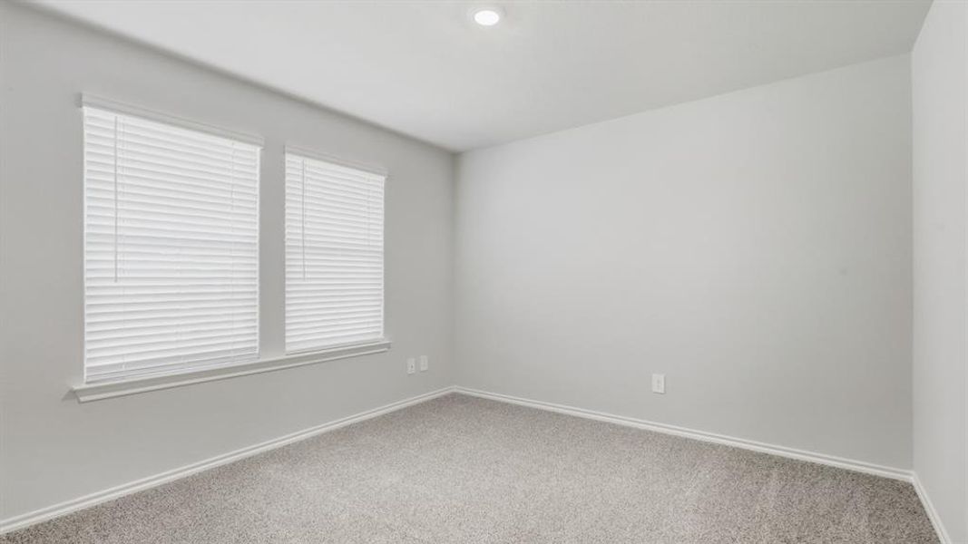 Spacious, unfurnished interior of a new home in Dry Creek, Bridgeport (Image 15).