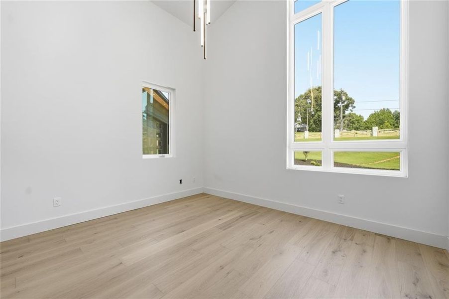 Spacious, unfurnished interior of a new home in , Gainesville (Image 37).
