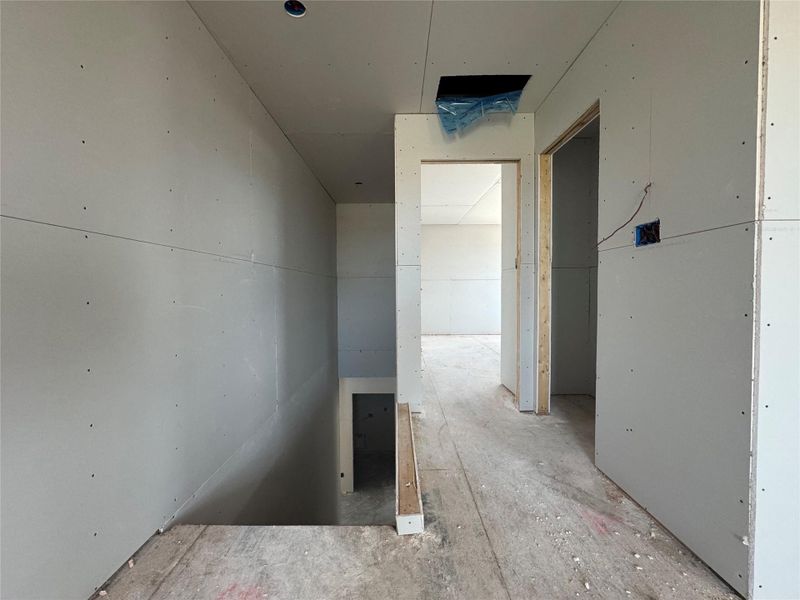 Spacious, unfurnished interior of a new home in Village at Three Oaks, Seguin (Image 17).