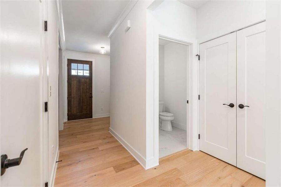 Spacious, unfurnished interior of a new home in , Gainesville (Image 19).