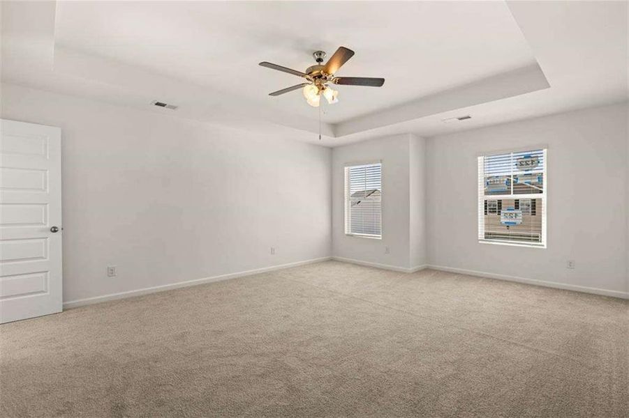 Spacious, unfurnished interior of a new home in Oakchase at Hampton, Hampton (Image 13).