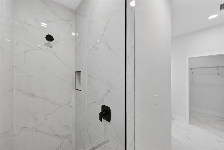 Close-up of interior finishes inside a home in , North Port (Image 18). Close-up of interior finishes inside a home in , North Port (Image 18).