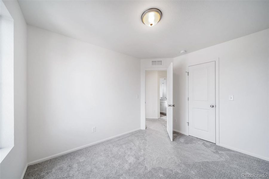 Spacious, unfurnished interior of a new home in Erie Highlands, Erie (Image 36).