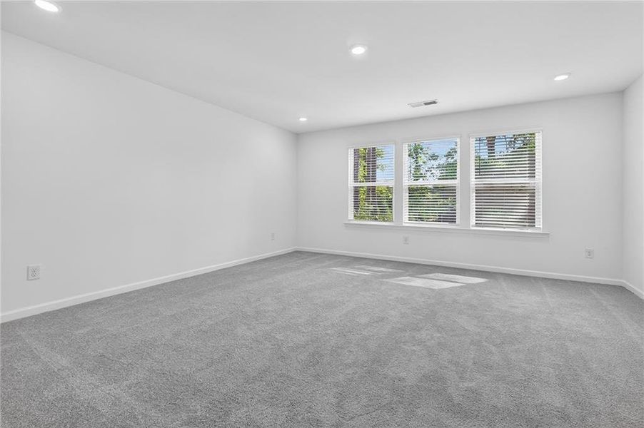 Spacious, unfurnished interior of a new home in , Lawrenceville (Image 11).
