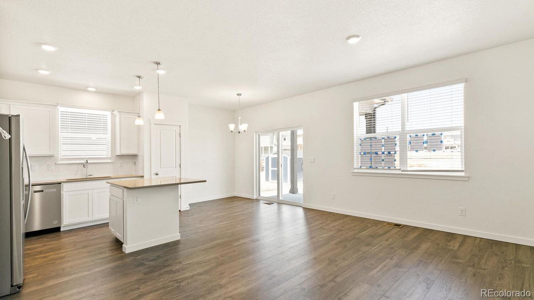 Spacious, unfurnished interior of a new home in The Ridge at Lorson Ranch, Colorado Springs (Image 16).
