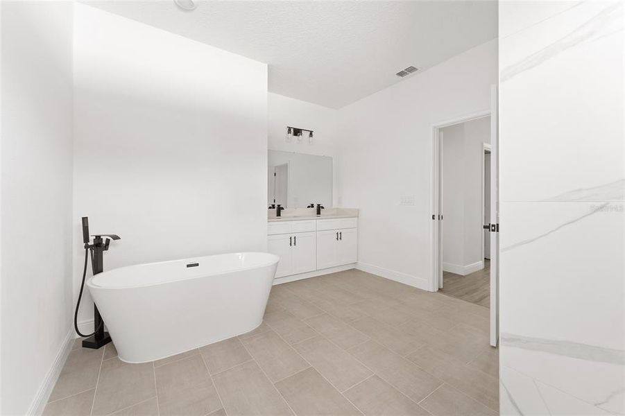 Furnished interior view inside a new home in , Citrus Springs (Image 6).