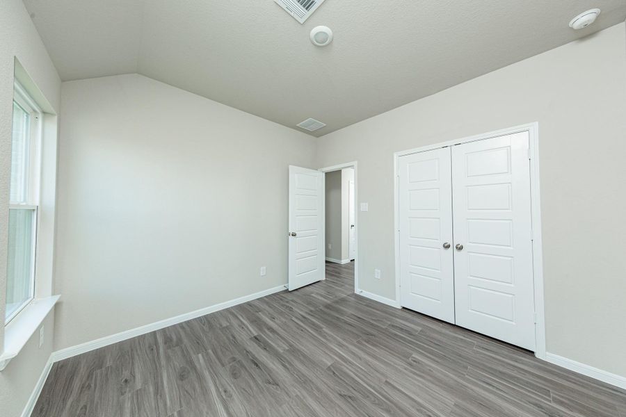 Spacious, unfurnished interior of a new home in River Ranch, Dayton (Image 21).