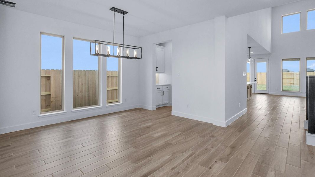 Spacious, unfurnished interior of a new home in Everly, Tomball (Image 15).