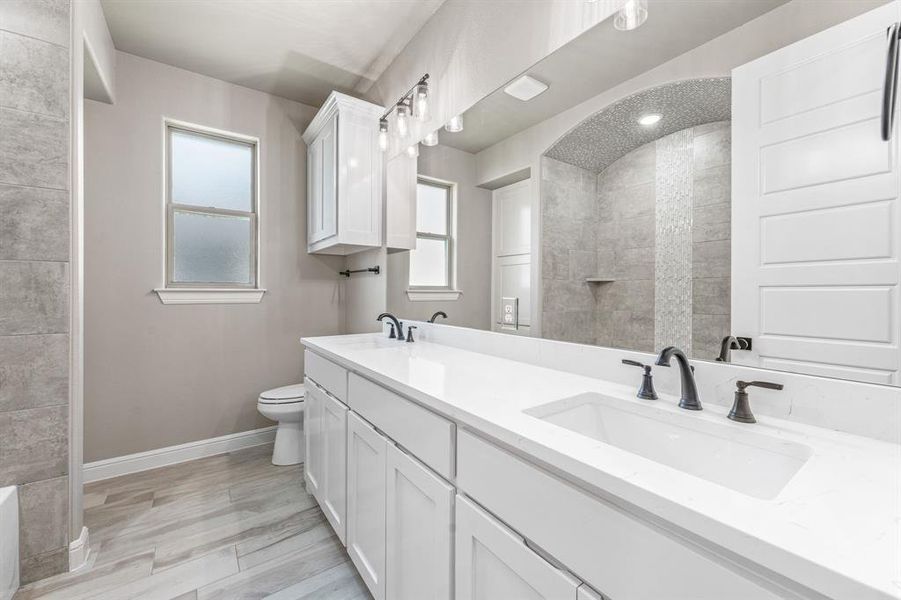 Furnished interior view inside a new home in Pecan Plantation, Granbury (Image 6).