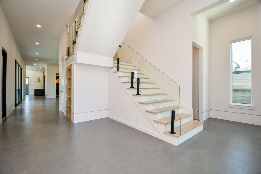 Spacious, unfurnished interior of a new home in , Houston (Image 18).
