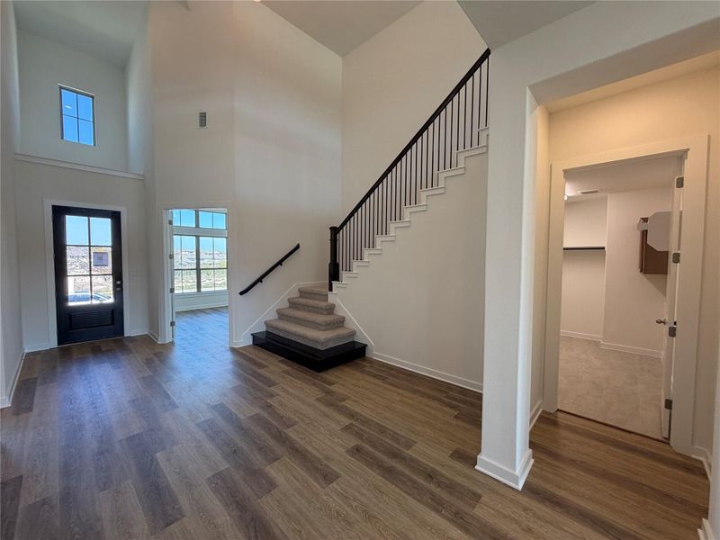 Spacious, unfurnished interior of a new home in Lariat, Liberty Hill (Image 14).