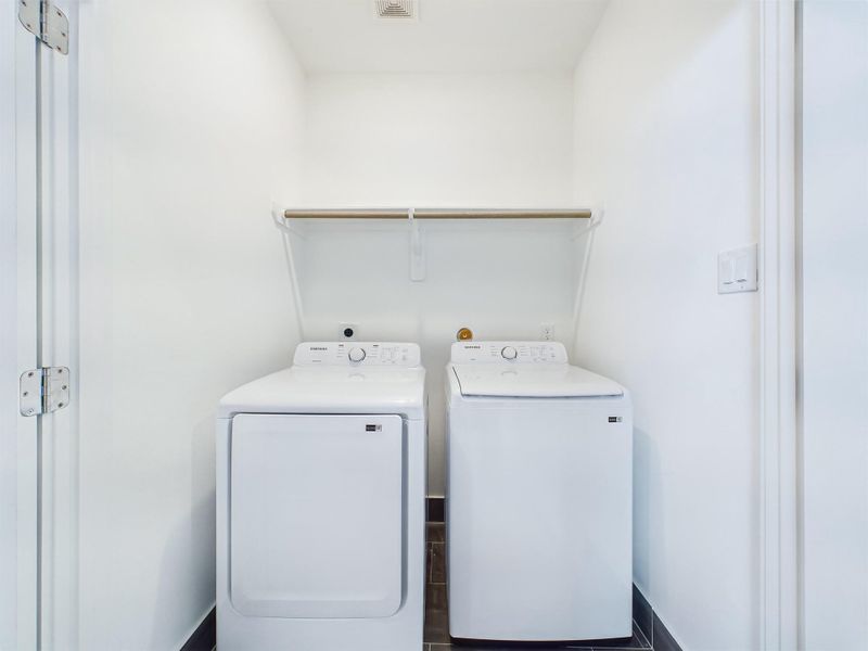 Laundry room convenintly located in the second floor! Laundry room convenintly located in the second floor!