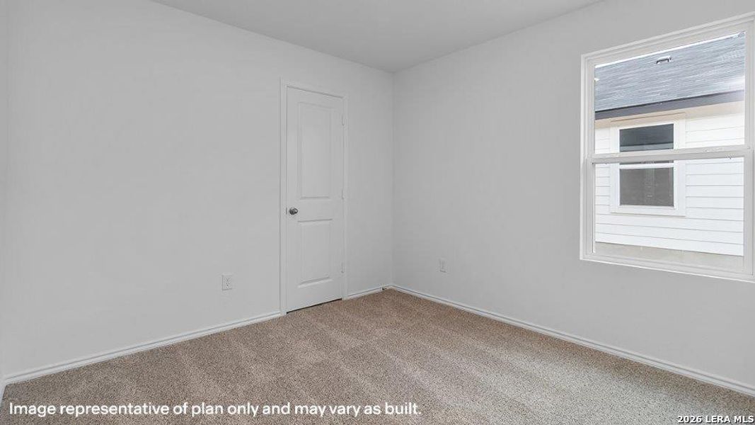 Spacious, unfurnished interior of a new home in Blue Ridge Ranch, San Antonio (Image 15).