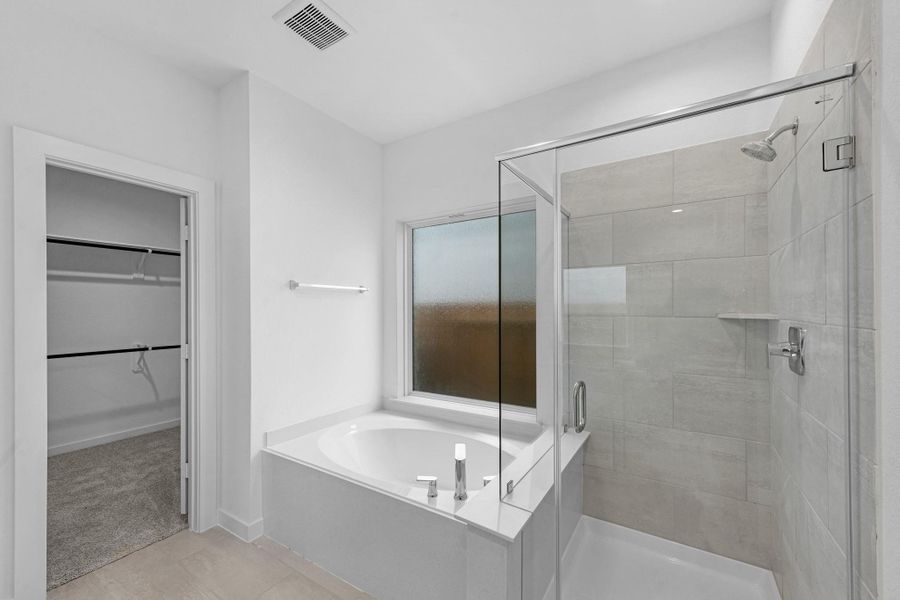 Furnished interior view inside a new home in Grand Mason Crossing, Katy (Image 8).