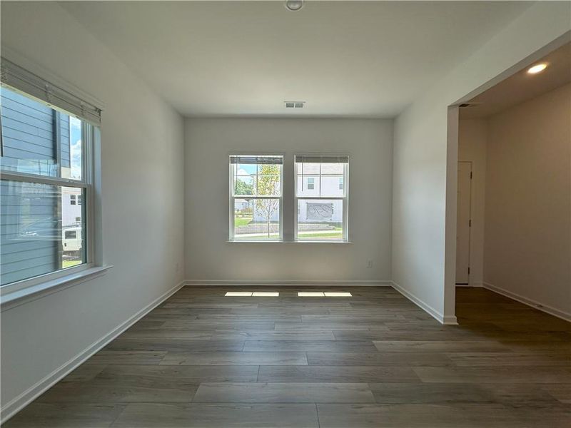 Spacious, unfurnished interior of a new home in Buice Lake, Acworth (Image 22).