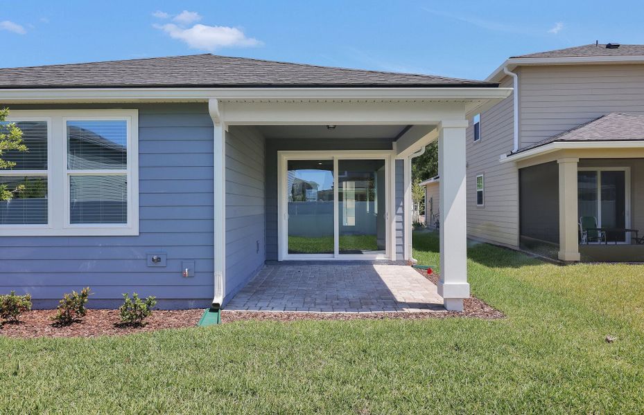 Representative exterior details of a home built from the Drayton by Pulte Homes in Seminole Palms, Palm Coast (Image 23).