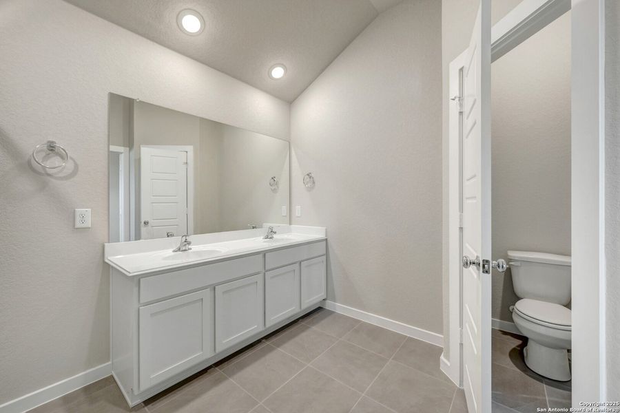 Furnished interior view inside a new home in Winding Brook, San Antonio (Image 12).